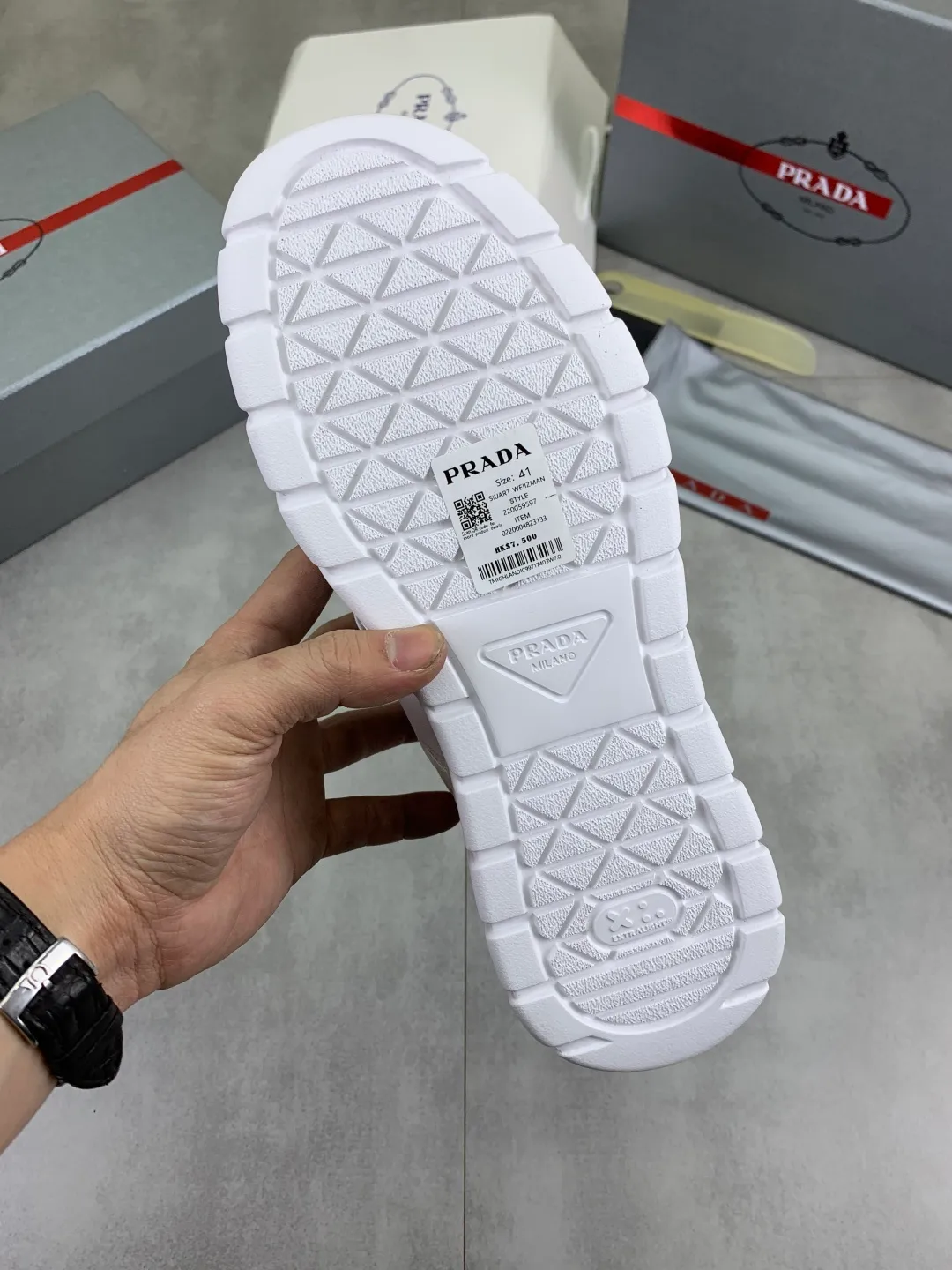 Men's men's shoes P560💰 [Real Price] Popular models are on the official website, 🆘 Trendy brand (Prada) mainly promotes popular models, avant-garde and versatile fashionable men's shoes private version mold opening, cowhide surface splicing 1:1.. Stylish and simple, original imported cowhide lining cowhide feet; the atmosphere and personality are more fashionable, eye-catching and pursuing class. It will subvert the old ideas and be a must-have for fashionistas who want to spend time with you! Must keep it! Tall and comfortable, large and low, high-end quality workmanship. Code number: 38-45 2️⃣optional.